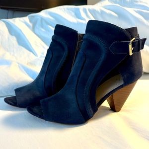 Vince camuto blue suede ankle boots new! 9.5 m